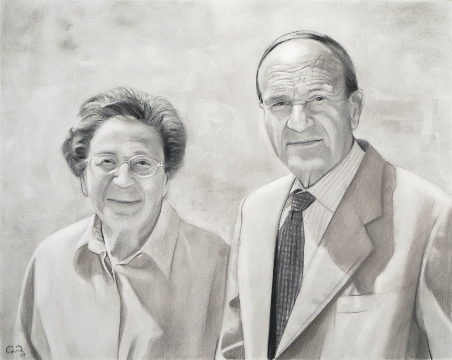 Abuelos al sol retratados en la técnica del carboncillo.